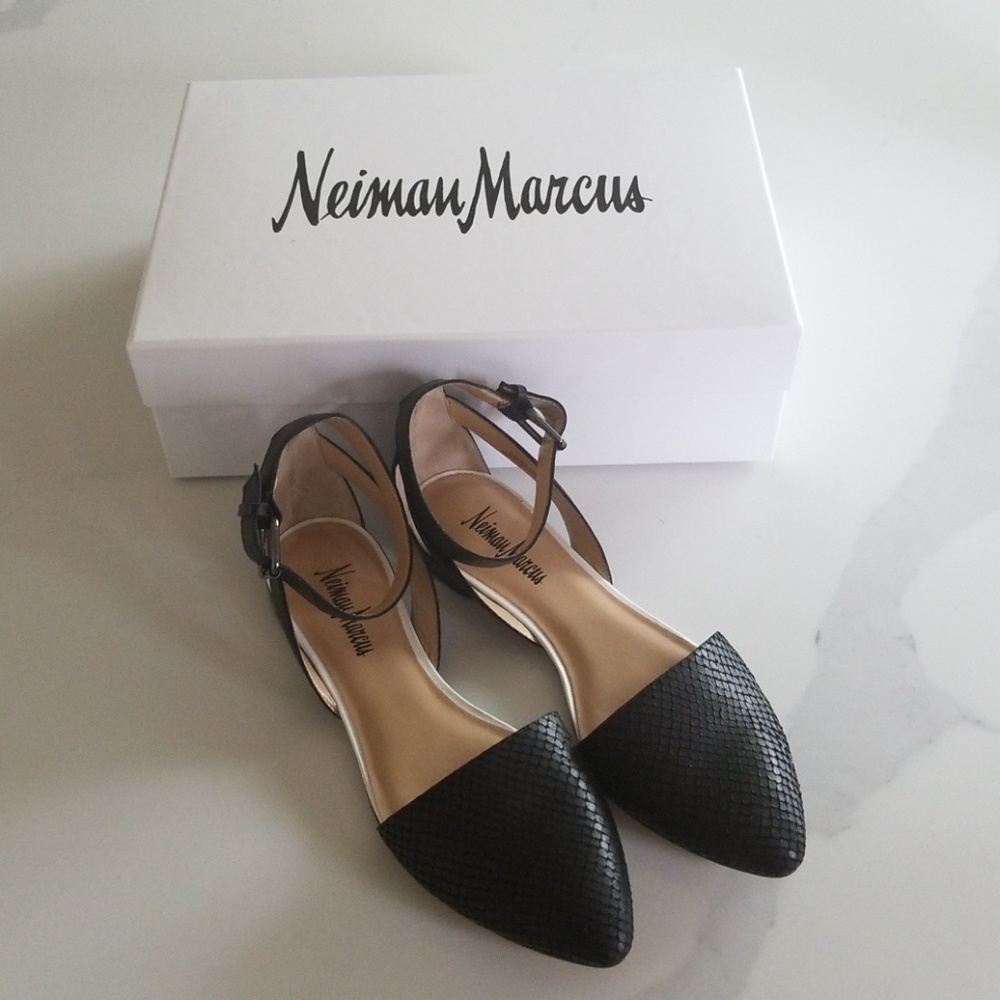 Garcia flat shoe by Neiman Marcus